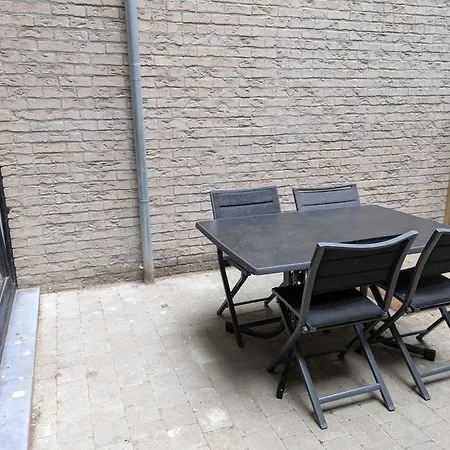 New Modern In The Heart Of T73 Apartment *